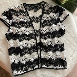 Beautiful Frank Lyman Black & White crochet jacket, size: 8.